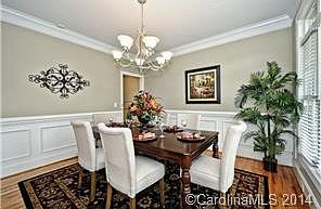 3rd image of 728 Carrollton Pl