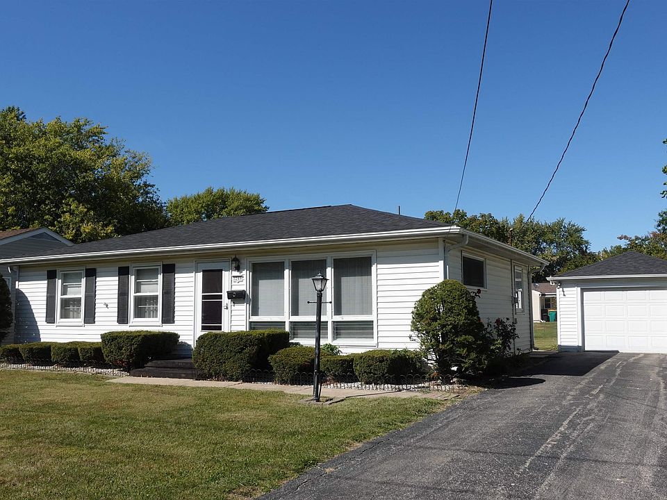 1st image of 1249 Spruce Ave