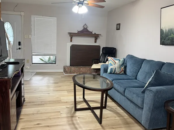 829 E Boyd Dr APT D, Baton Rouge, LA 70808