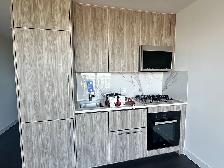 18 Esther Shiner Blvd #1706 — Photo 10