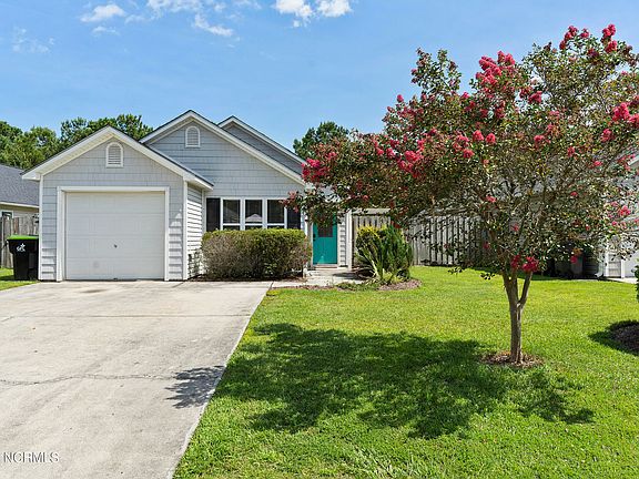 2nd image of 1116 Loman Lane