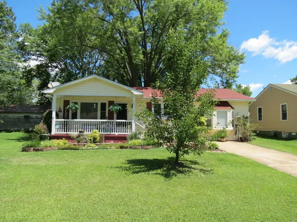 305 Spruce St, Farmington, MO 63640