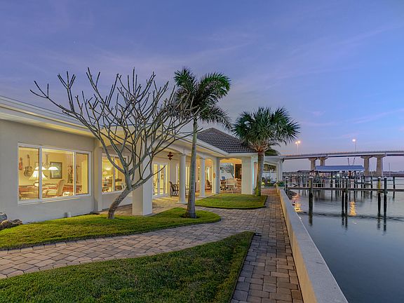 4th image of 9 Venetian Cir