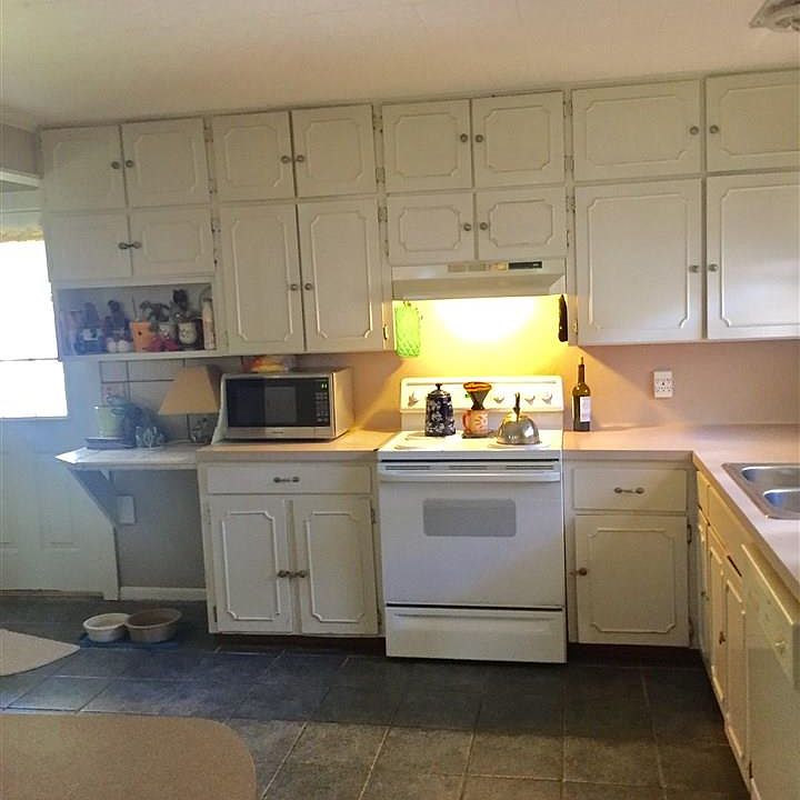 2nd image of 8044 Brandon Dr