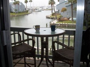 505 Lauderdale Dr, Rockport, TX 78382