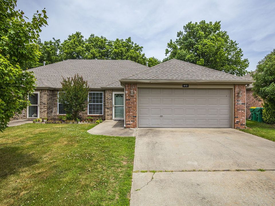 1st image of 812 Oakwood Ct