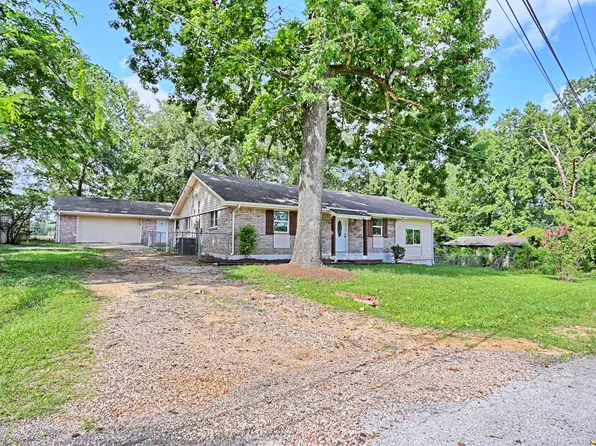 704 Natchez River Cir, Montgomery, TX 77316