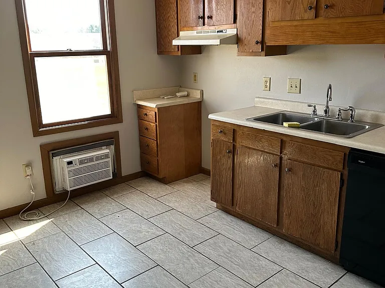 1510 Hawk Cir #A — Photo 12