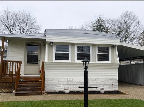 5670 N Seagull Dr NE, Belmont, MI 49306