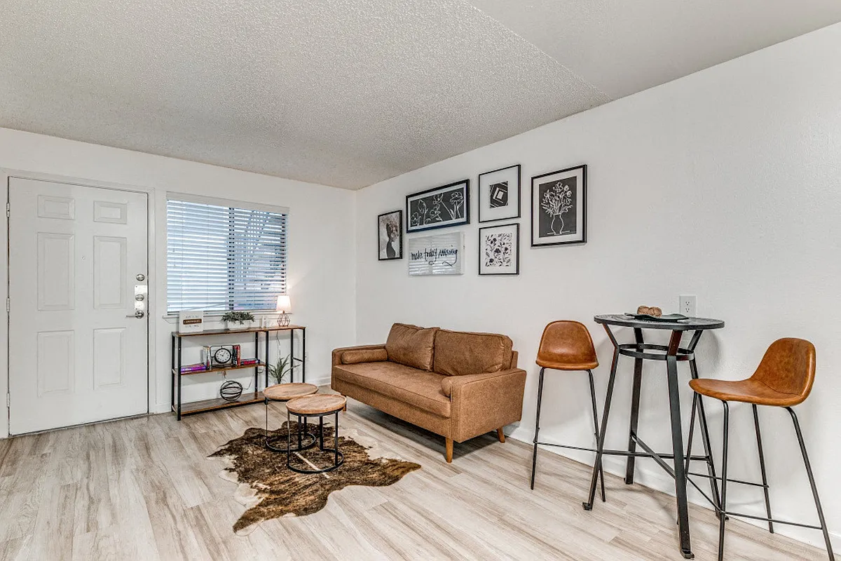 Fusion Fort Worth - Renovated Living Room *Select Units - Fusion Fort Worth