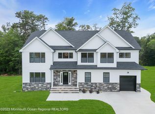 5 Rodeo Ct, Howell, NJ 07731