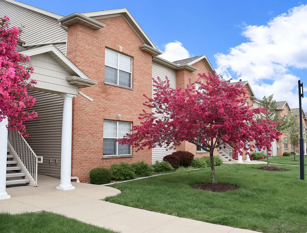 Building Photo - 3901-4002 Crowwood Dr