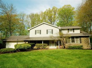 220 Cricket Ln, Cortland, OH