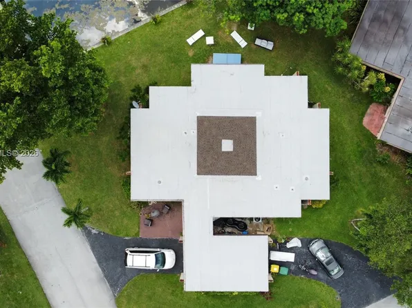 5700 White Hickory Cir, Fort Lauderdale, FL 33319