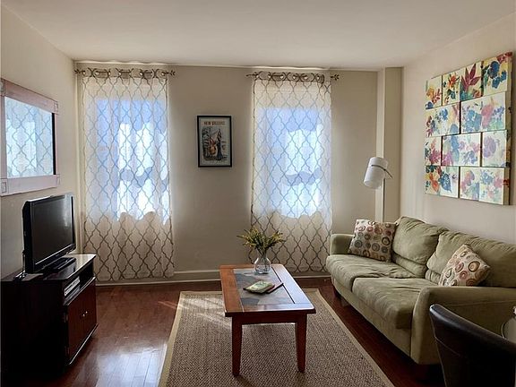 2nd image of 1205 Saint Charles Ave APT 902