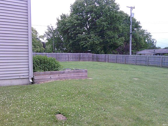 5th image of 1105 Fisher Ave