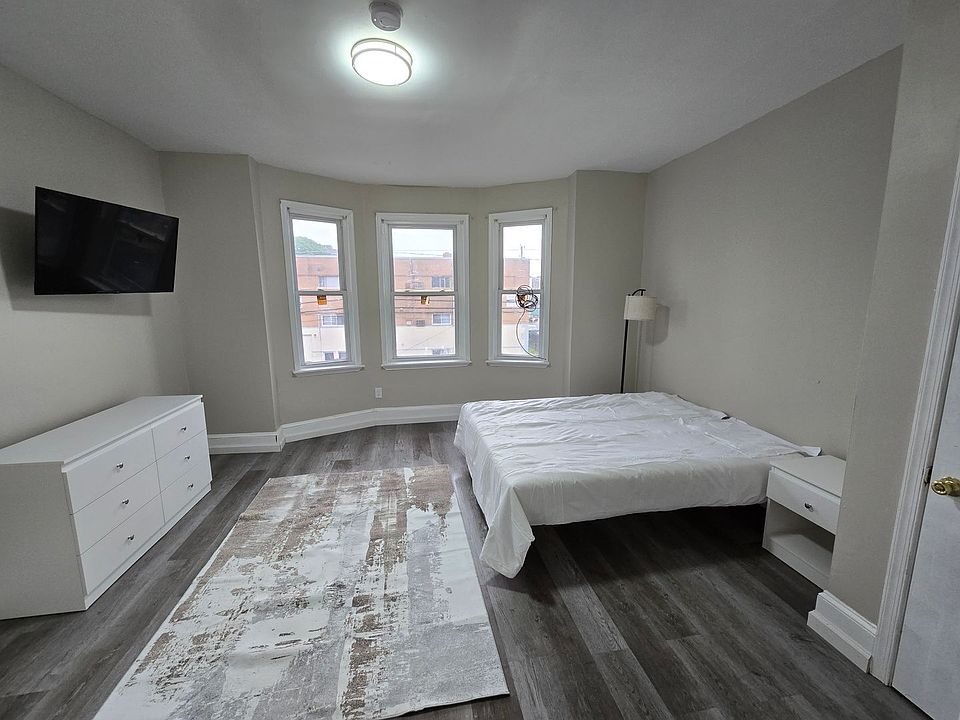 1st image of 4915 N 13th St #B