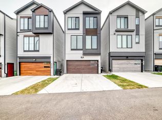479 39th St SW, Edmonton, AB T6X2X9