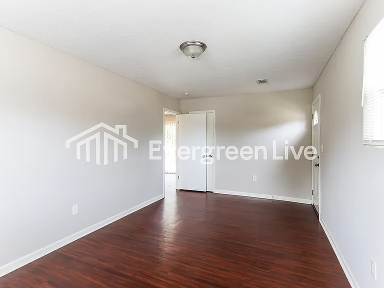 2640 Crosscreek Rd — Photo 13