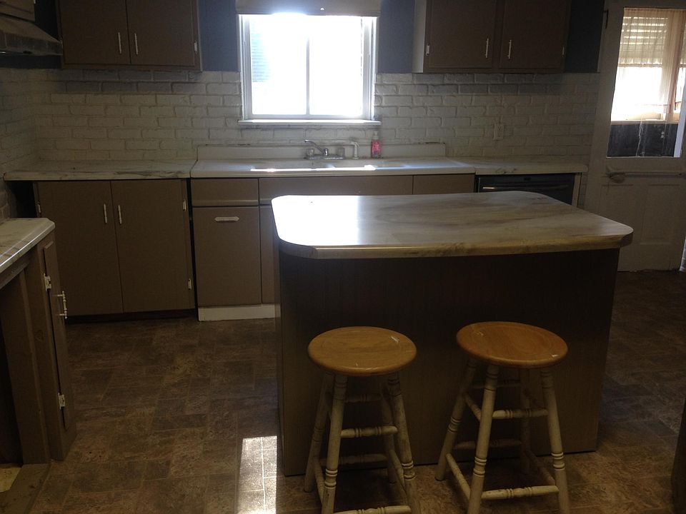 1st image of 203 W Mulberry St