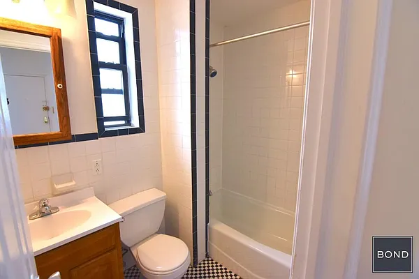 Rented by Bond New York | media 21