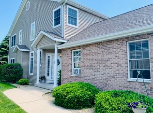 2180 Autumn Ln, Dekalb, IL 60115