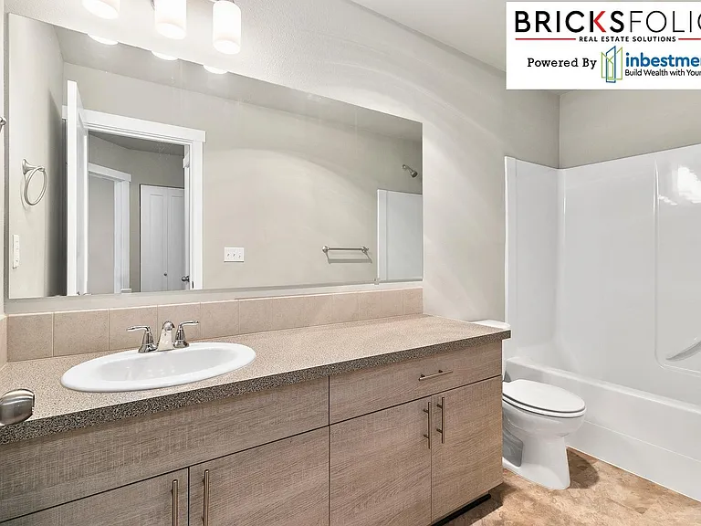 Ensuite bath.