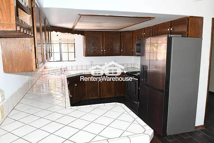 325 W Highland Ave — Photo 7
