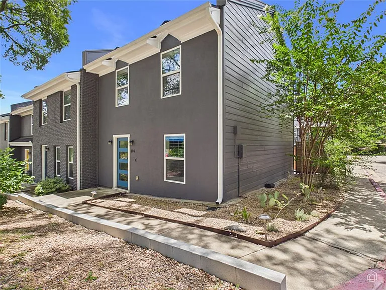 6211 Manor Rd #107 — Photo 22