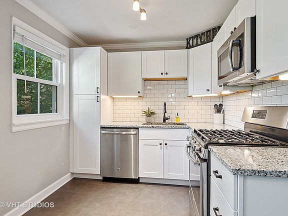 4th image of 115 N Ashland Ave