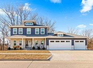 834 Old Mill Ln, Solon, IA 52333