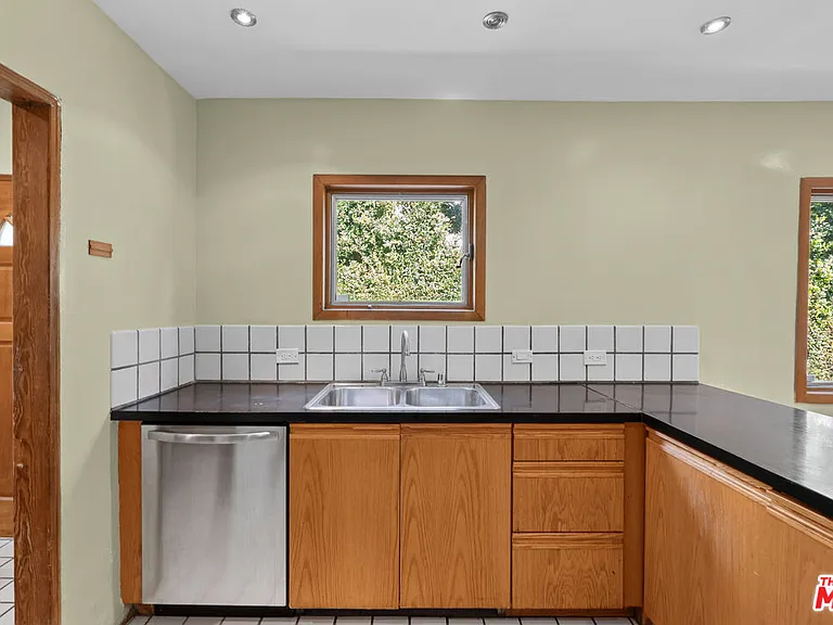 2569 Patricia Ave — Photo 20