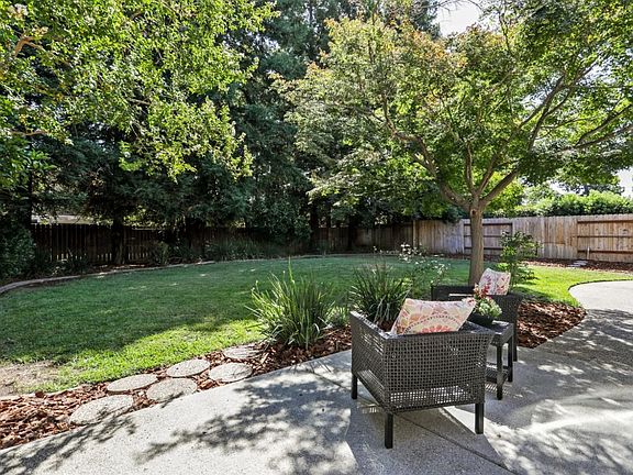3rd image of 1304 Liberty Ct