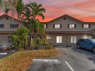 9745 NW 37th St, Sunrise, FL 33351