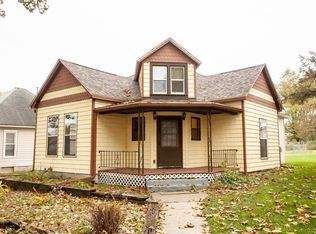 205 Hall Ave, Lowden, IA 52255