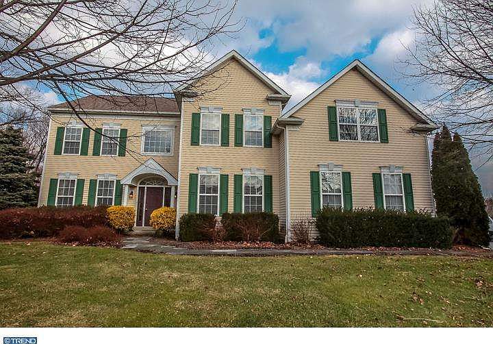 1st image of 737 Garden Dr