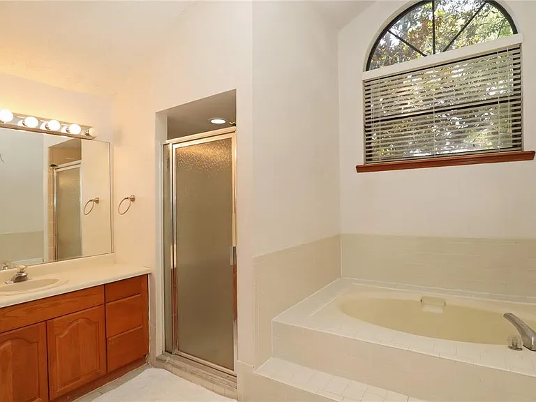5722 Bay Side Dr — Photo 7