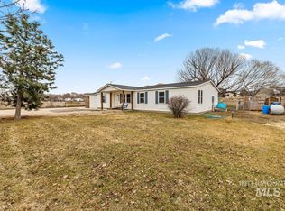 8295 S Happy Valley Rd, Nampa, ID 83686