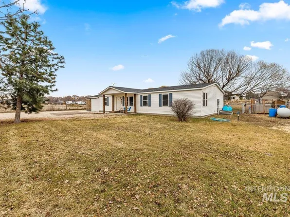 8295 S Happy Valley Rd, Nampa, ID 83686