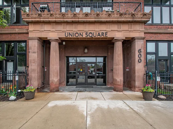 600 Broadway Ave NW APT 234, Grand Rapids, MI 49504