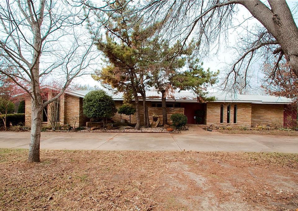 1st image of 4062 Hildring Dr W