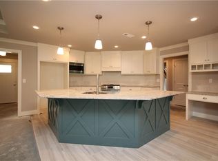 402 Oakley St, Pea Ridge, AR 72751