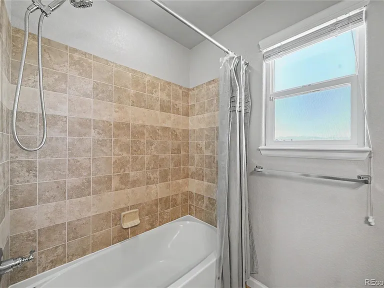 10592 Abrams Dr — Photo 23