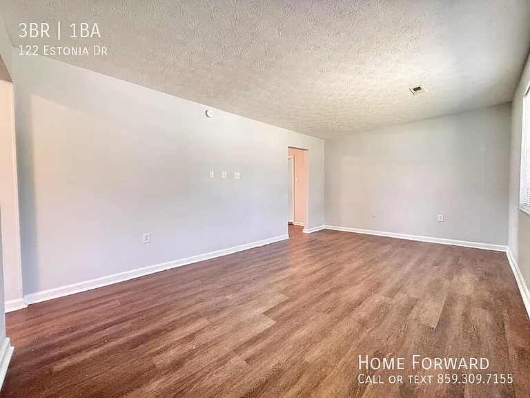 122 Estonia Dr — Photo 10