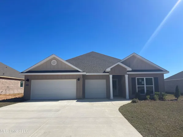 17055 River Hills Dr, Gulfport, MS 39503