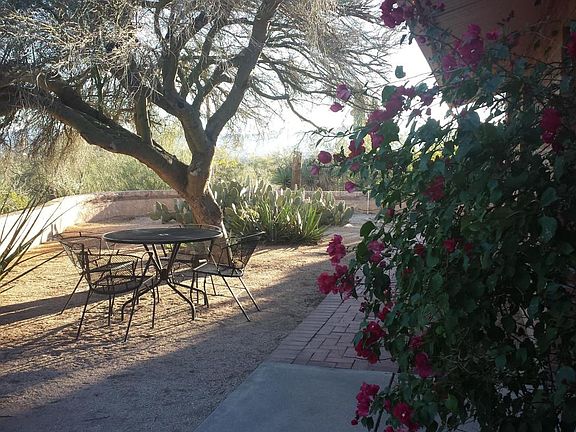 3rd image of 5801 N Placita Roanoke
