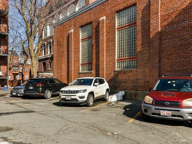 529 E Broadway #4 — Photo 13