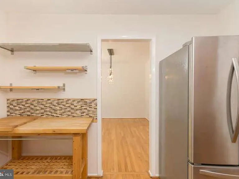 8302 Moline Pl — Photo 4