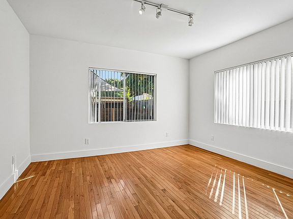 4th image of 2516 London St #2516