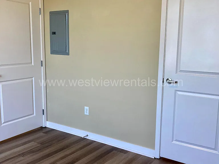 200 E Maple St — Photo 291